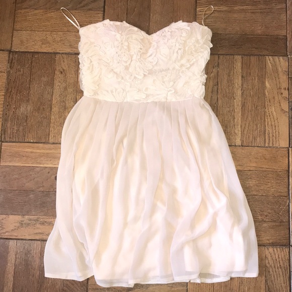 Elise Ryan Dresses & Skirts - Dress Elise Ryan Dresses & Skirts - Dress